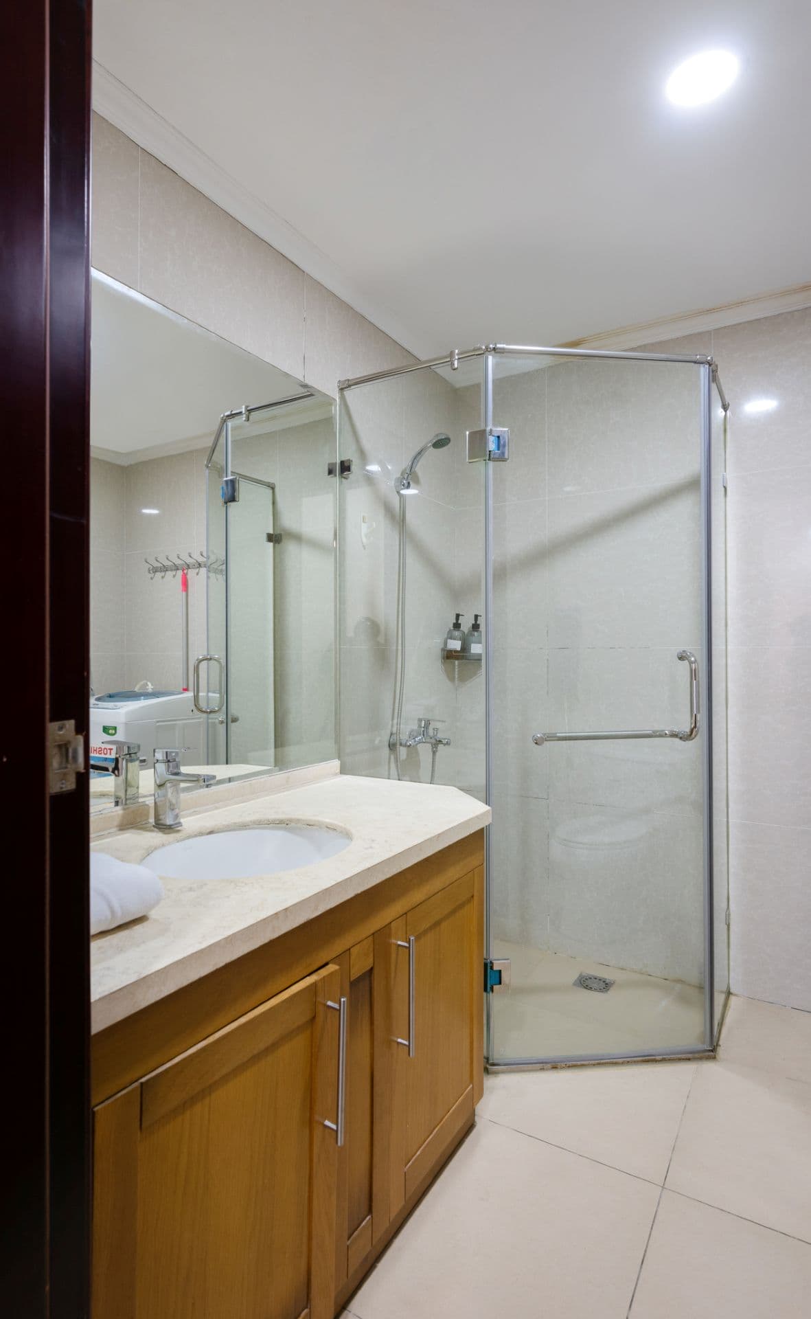 Cho thuê Homestay Royal City 2 Phòng Ngủ